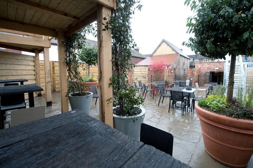Отель The Bath Arms Wetherspoon Уорминстер Экстерьер фото