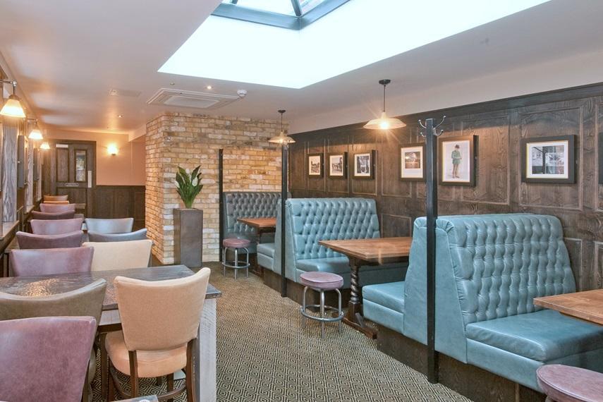 Отель The Bath Arms Wetherspoon Уорминстер Экстерьер фото