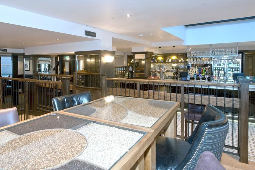 Отель The Bath Arms Wetherspoon Уорминстер Экстерьер фото