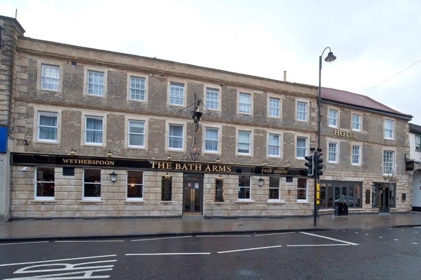 Отель The Bath Arms Wetherspoon Уорминстер Экстерьер фото